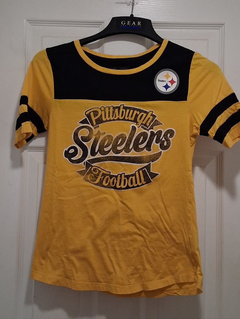 NFL Pittsburgh Steelers Small Ladies tee